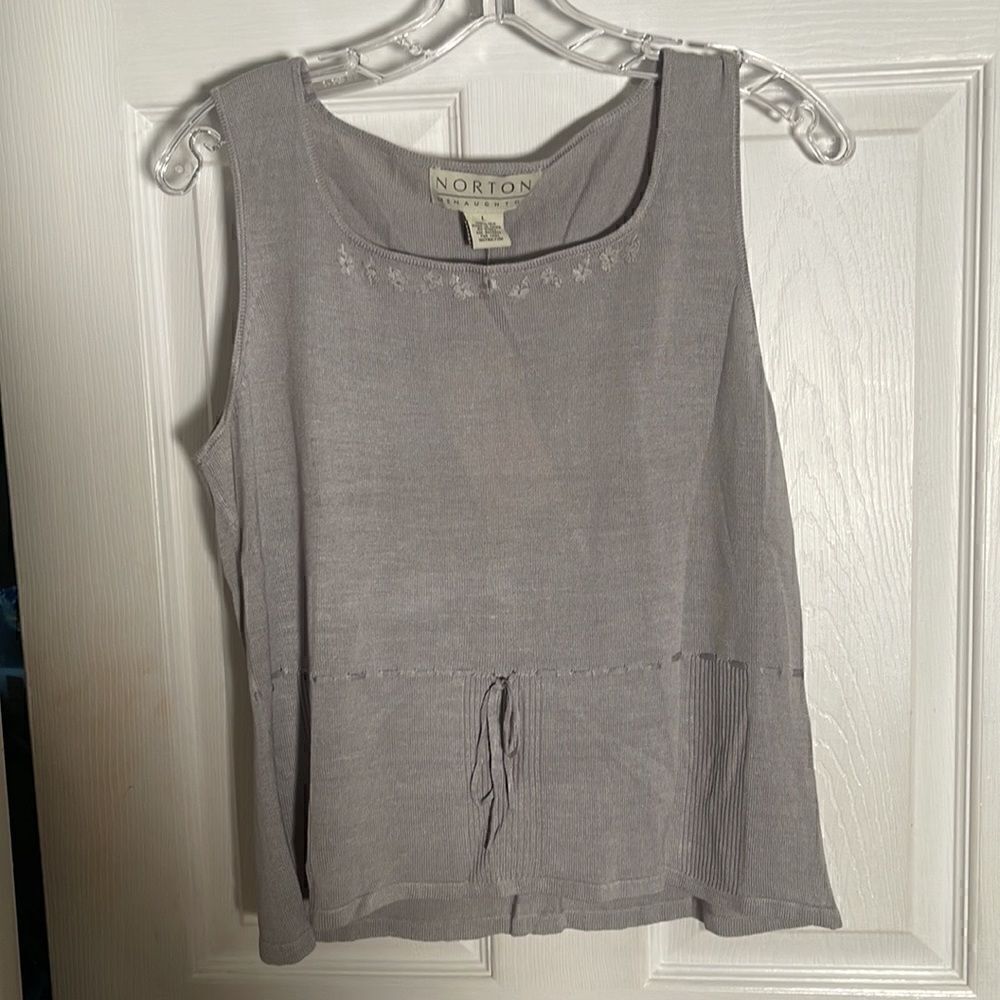 Norton McNorton, green pull over top